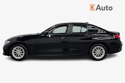 musta BMW 320 2019 kuva 6.