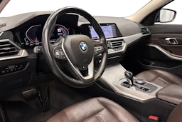 musta BMW 320 2019 kuva 7.