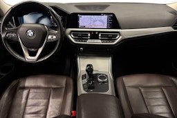 musta BMW 320 2019 kuva 9.