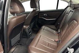 musta BMW 320 2019 kuva 10.