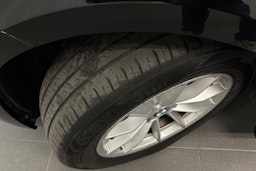 musta BMW 320 2019 kuva 13.