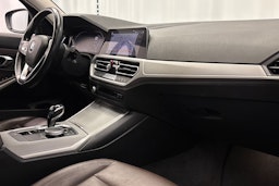 musta BMW 320 2019 kuva 14.