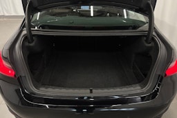 musta BMW 320 2019 kuva 16.