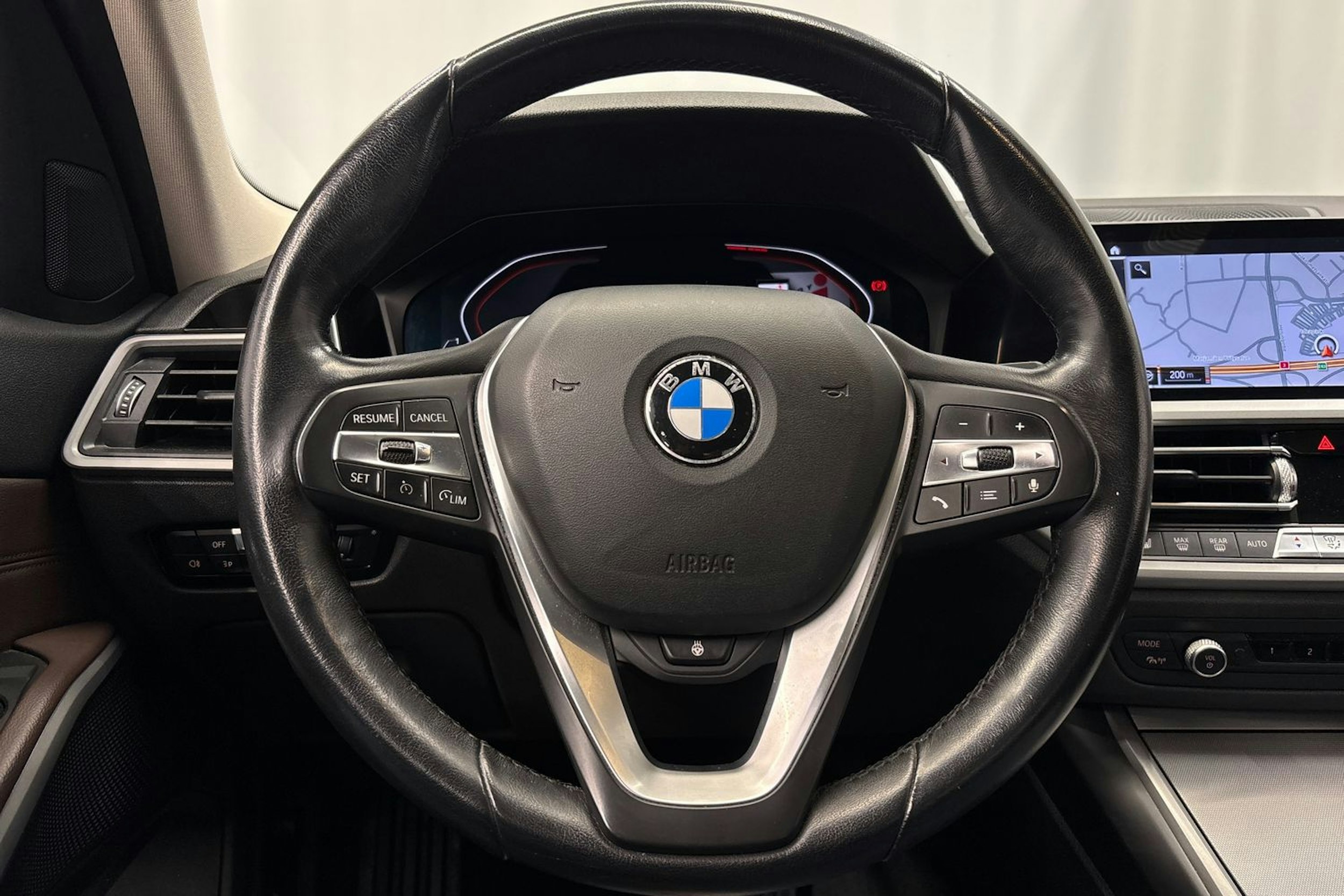musta BMW 320 2019 kuva 18.