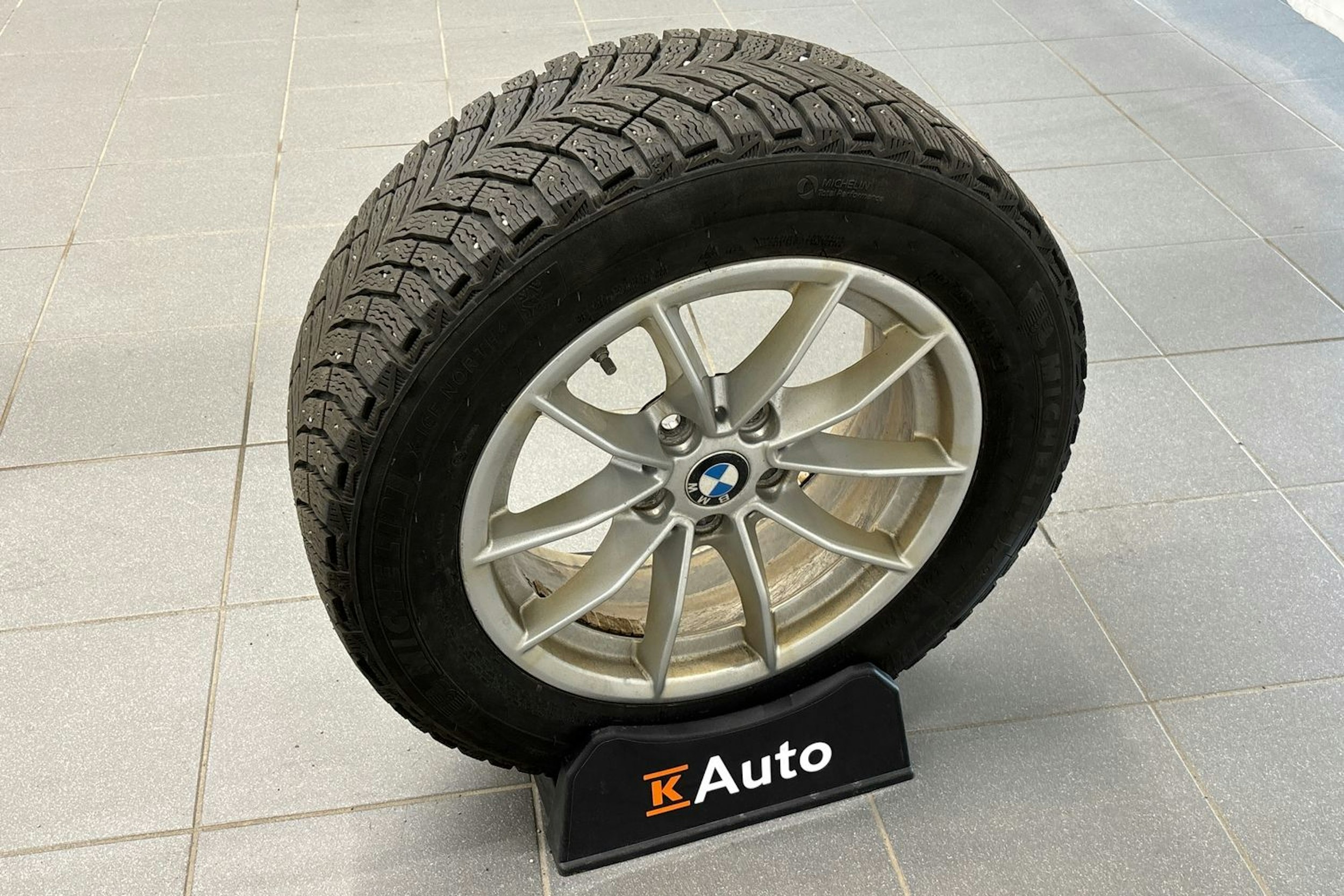 musta BMW 320 2019 kuva 27.