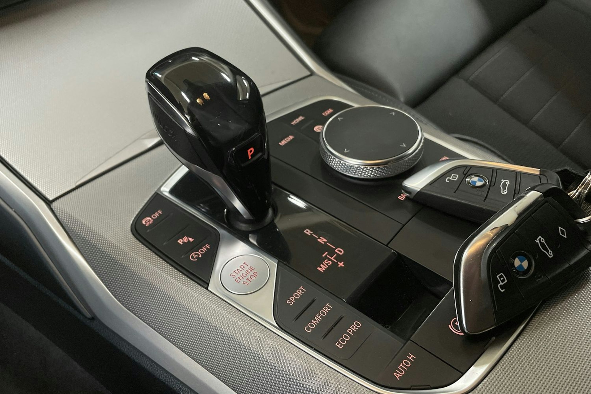 harmaa BMW 320 2020 kuva 20.