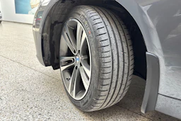 harmaa BMW 320 2019 kuva 10.