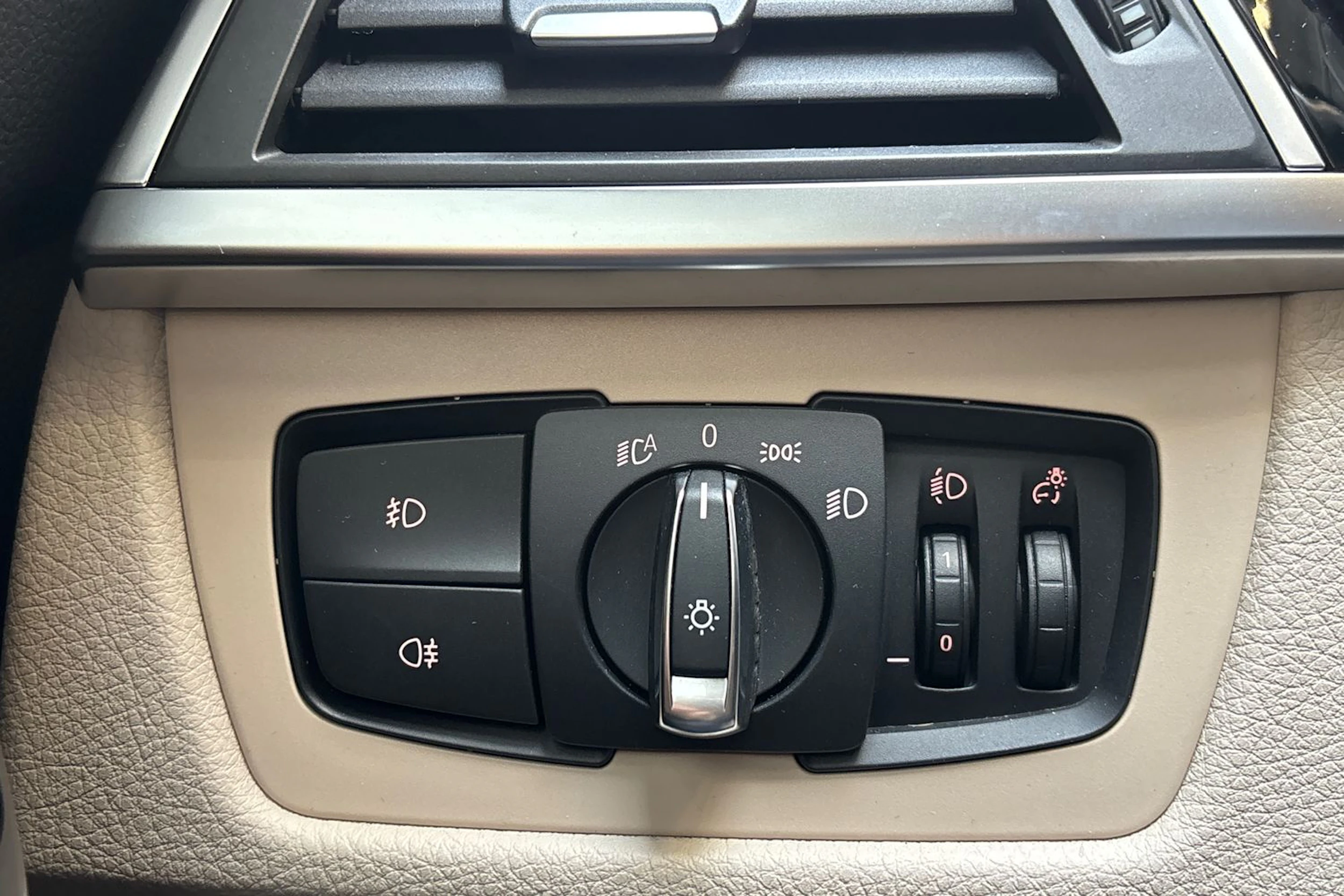 harmaa BMW 320 2019 kuva 14.