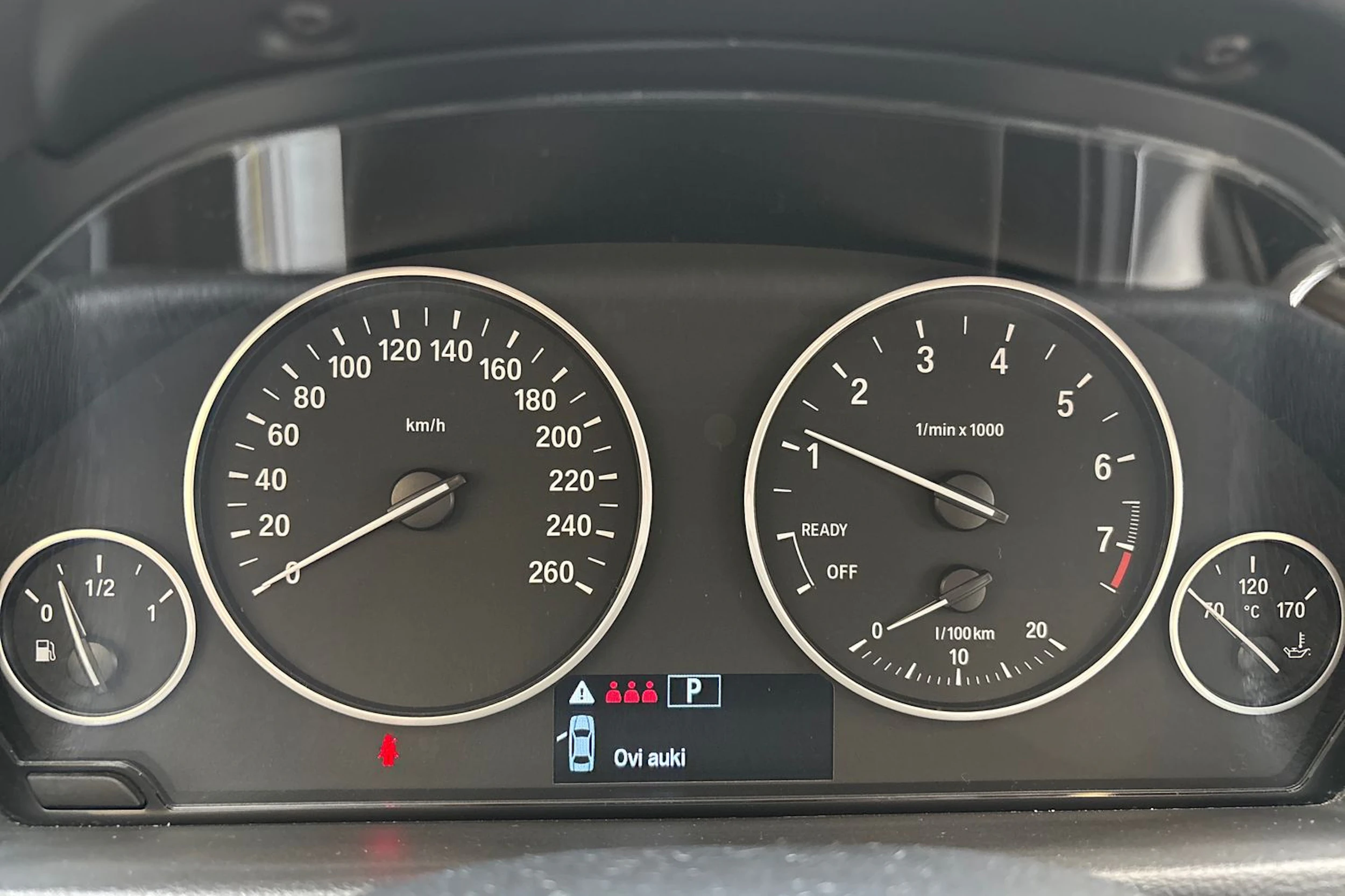 harmaa BMW 320 2019 kuva 16.