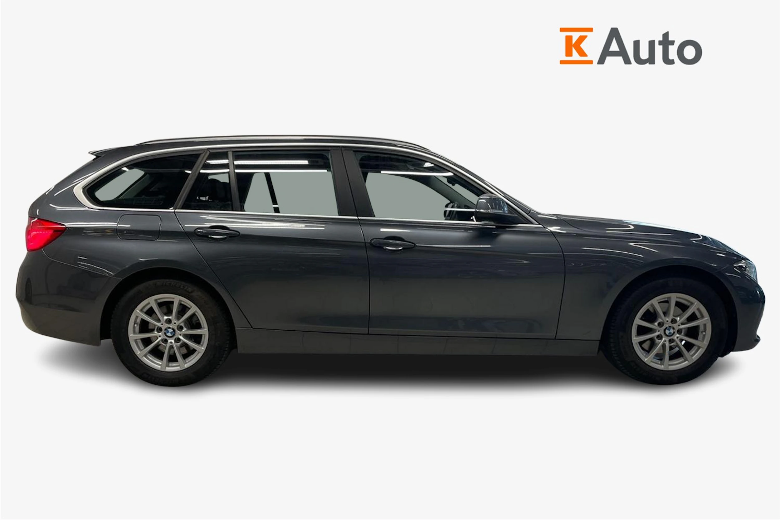 Harmaa BMW 320 2019 kuva 5.