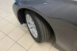 Harmaa BMW 320 2019 kuva 10.