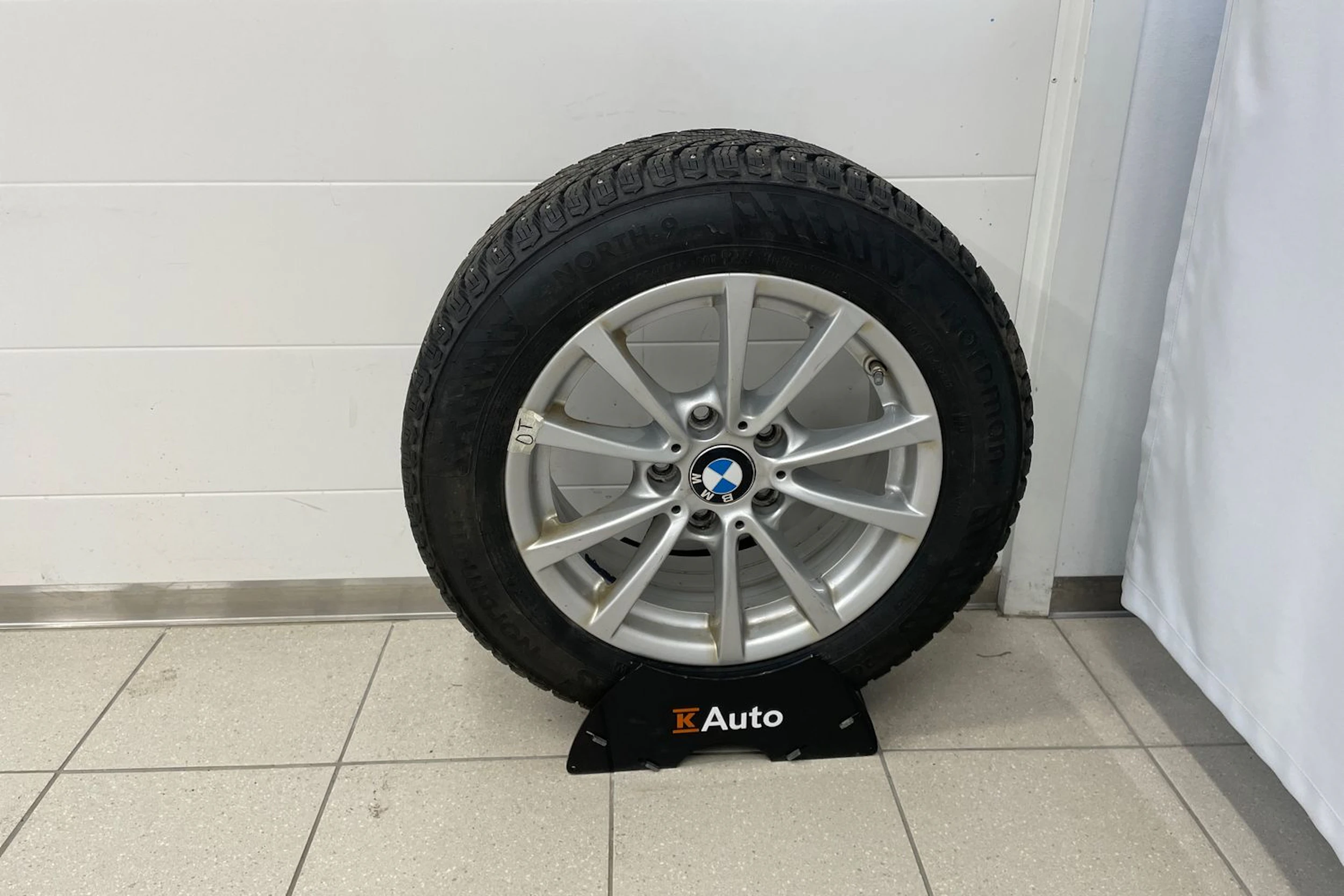 Harmaa BMW 320 2019 kuva 20.