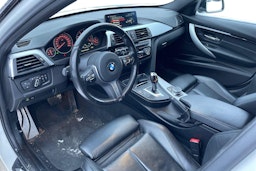 valkoinen BMW 320 2019 kuva 3.