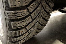 valkoinen BMW 320 2019 kuva 13.