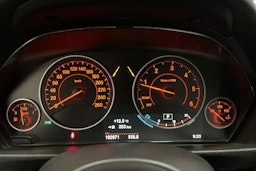 valkoinen BMW 320 2019 kuva 17.