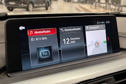 valkoinen BMW 320 2019 kuva 18.