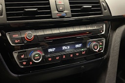 valkoinen BMW 320 2019 kuva 19.