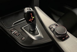 valkoinen BMW 320 2019 kuva 20.