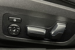 oranssi BMW 320 2019 kuva 14.