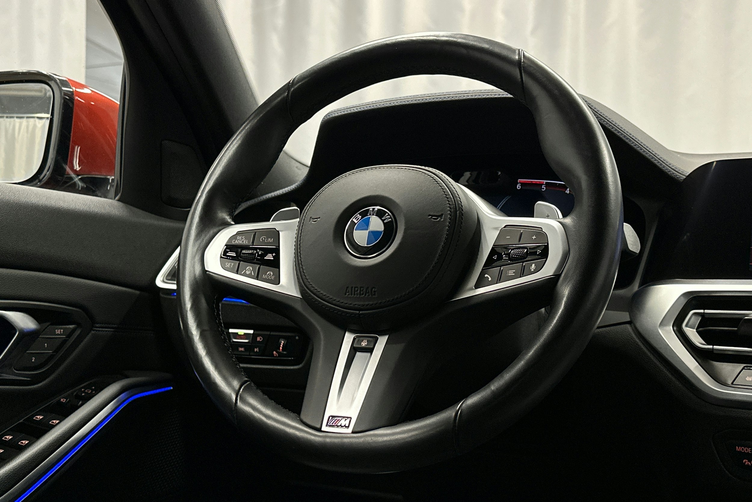 oranssi BMW 320 2019 kuva 17.