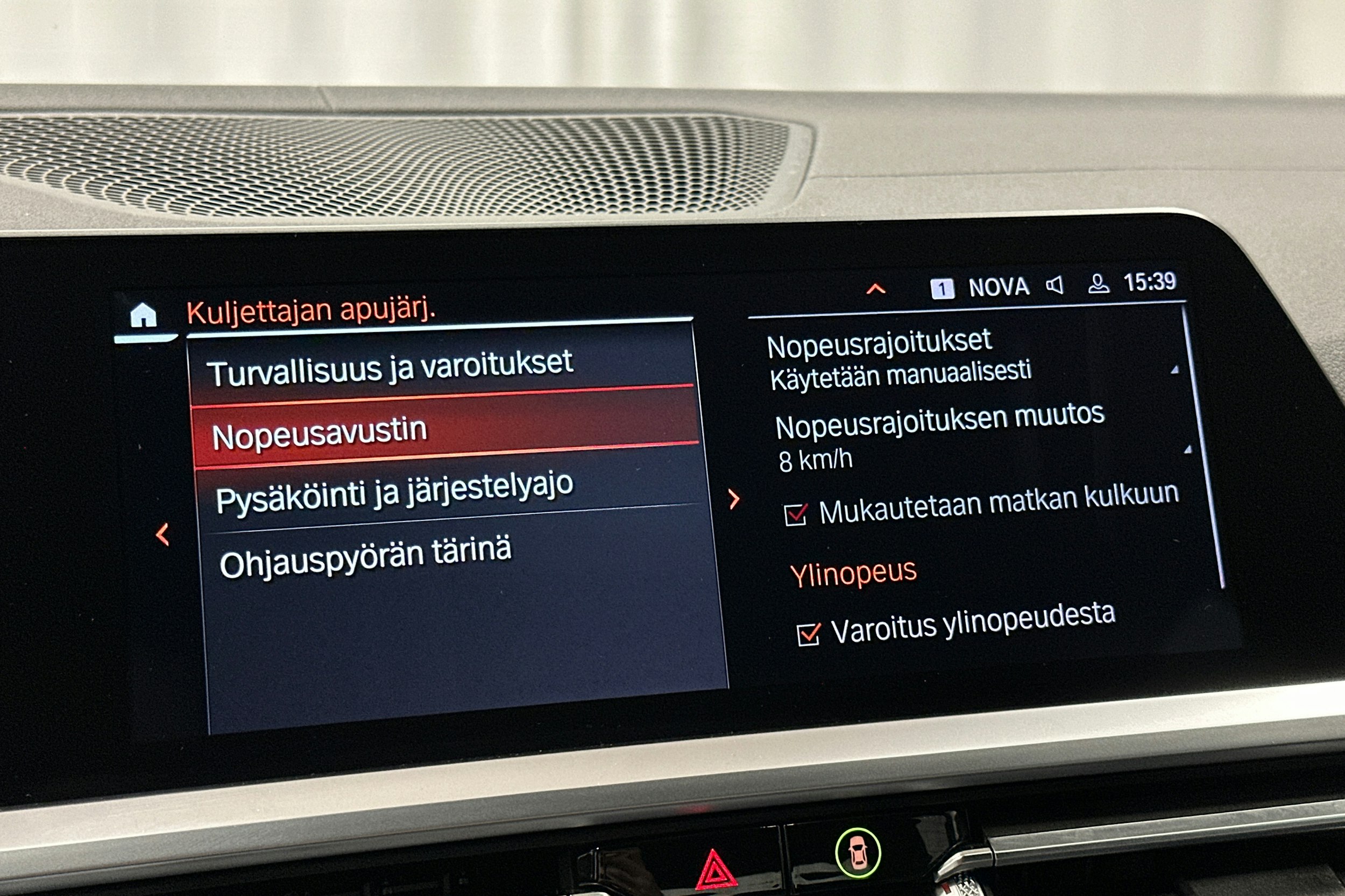 oranssi BMW 320 2019 kuva 27.
