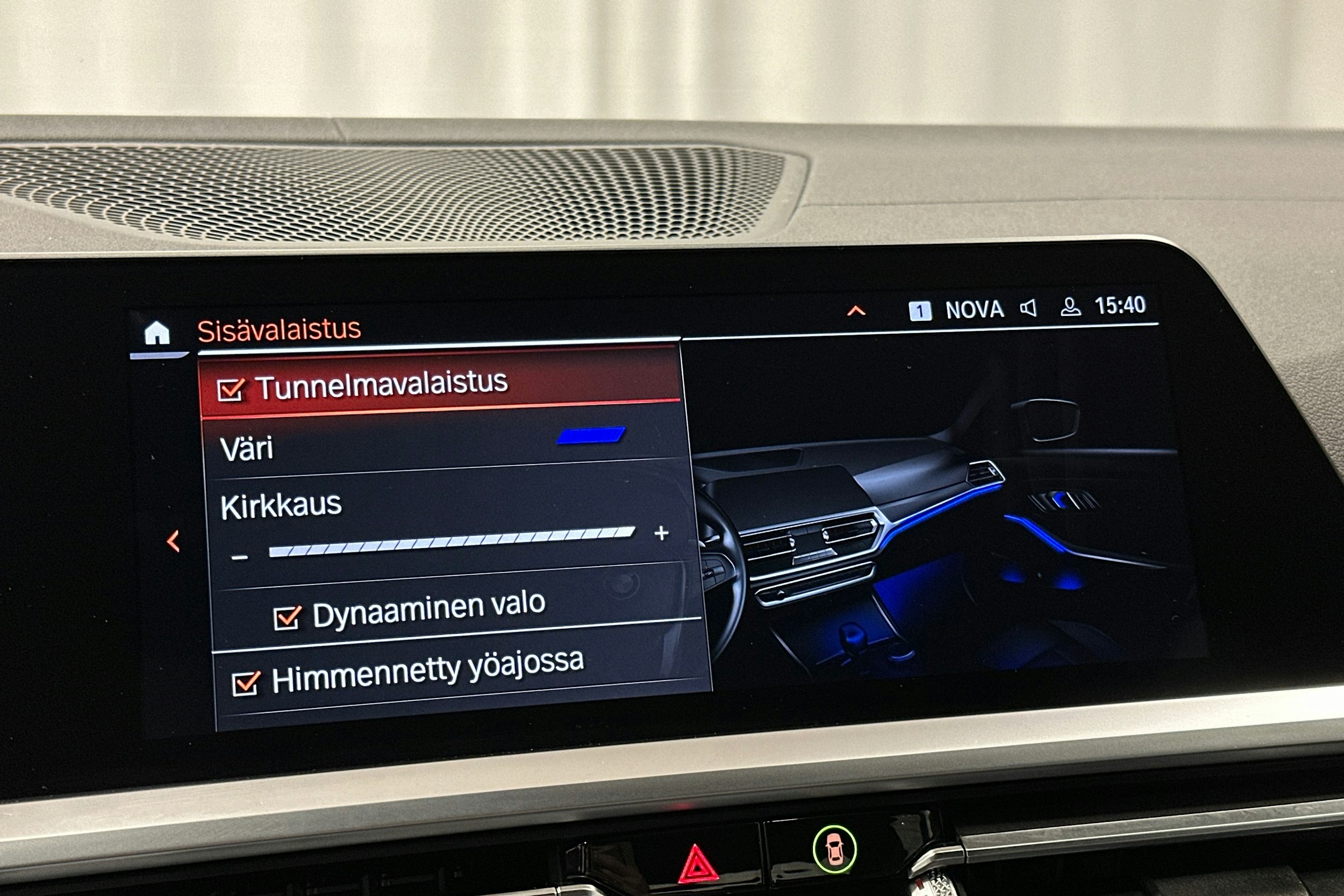 oranssi BMW 320 2019 kuva 29.