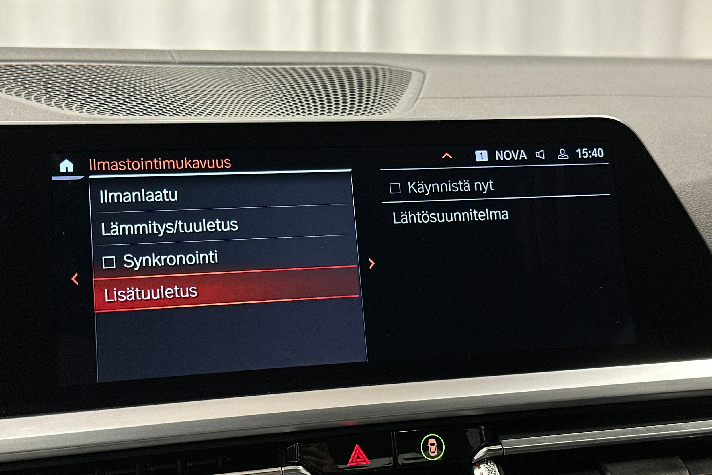 oranssi BMW 320 2019 kuva 30.