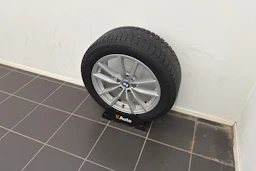 musta BMW 320 2020 kuva 10.