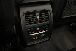 musta BMW 320 2020 kuva 13.