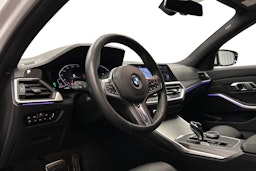valkoinen BMW 320 2020 kuva 7.