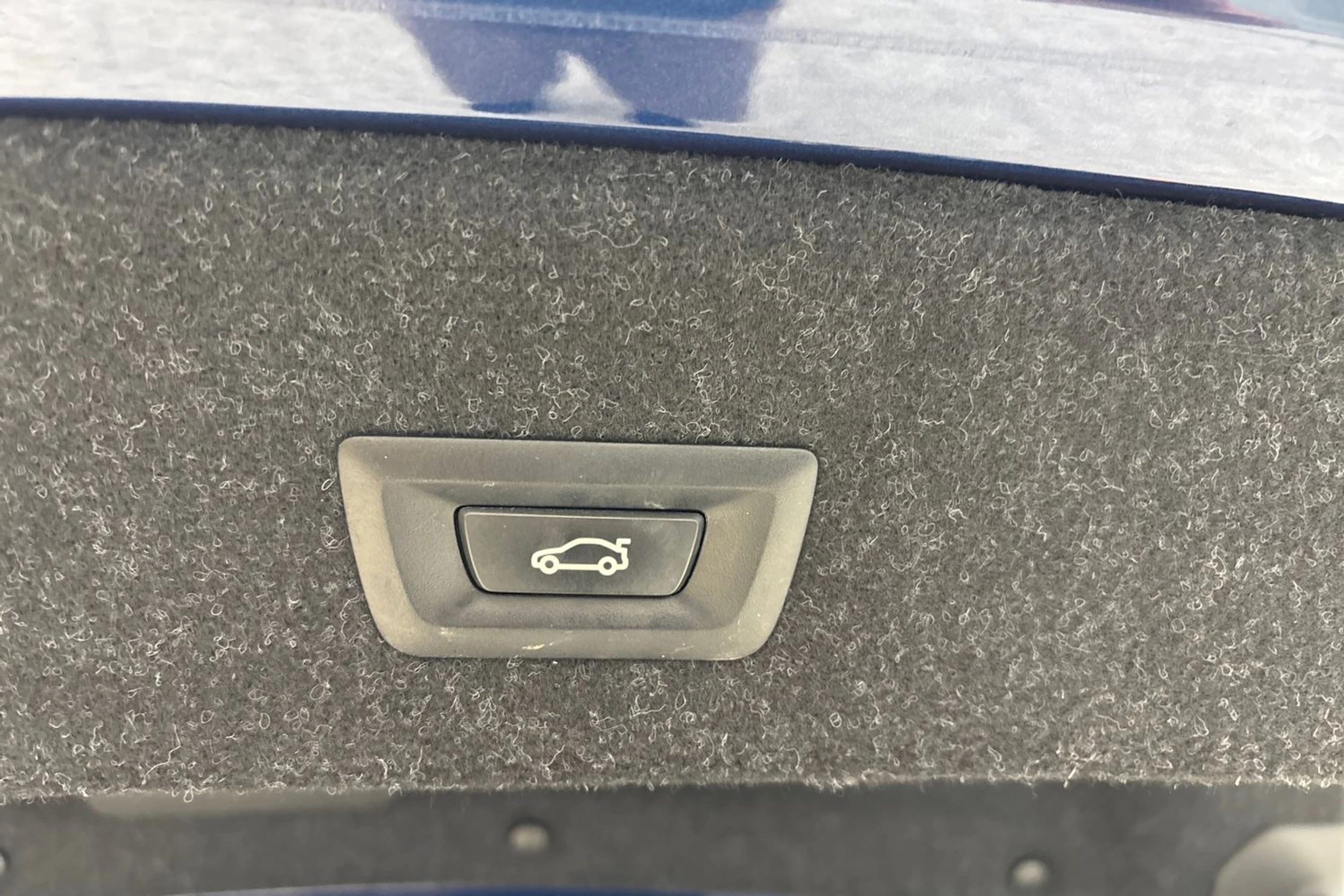sininen BMW 320 2020 kuva 12.