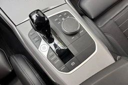sininen BMW 320 2020 kuva 25.