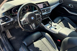 musta BMW 320 2020 kuva 3.