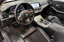 musta BMW 320 2020 kuva 6.