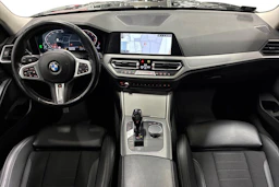musta BMW 320 2020 kuva 7.
