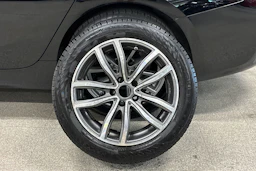 musta BMW 320 2020 kuva 10.
