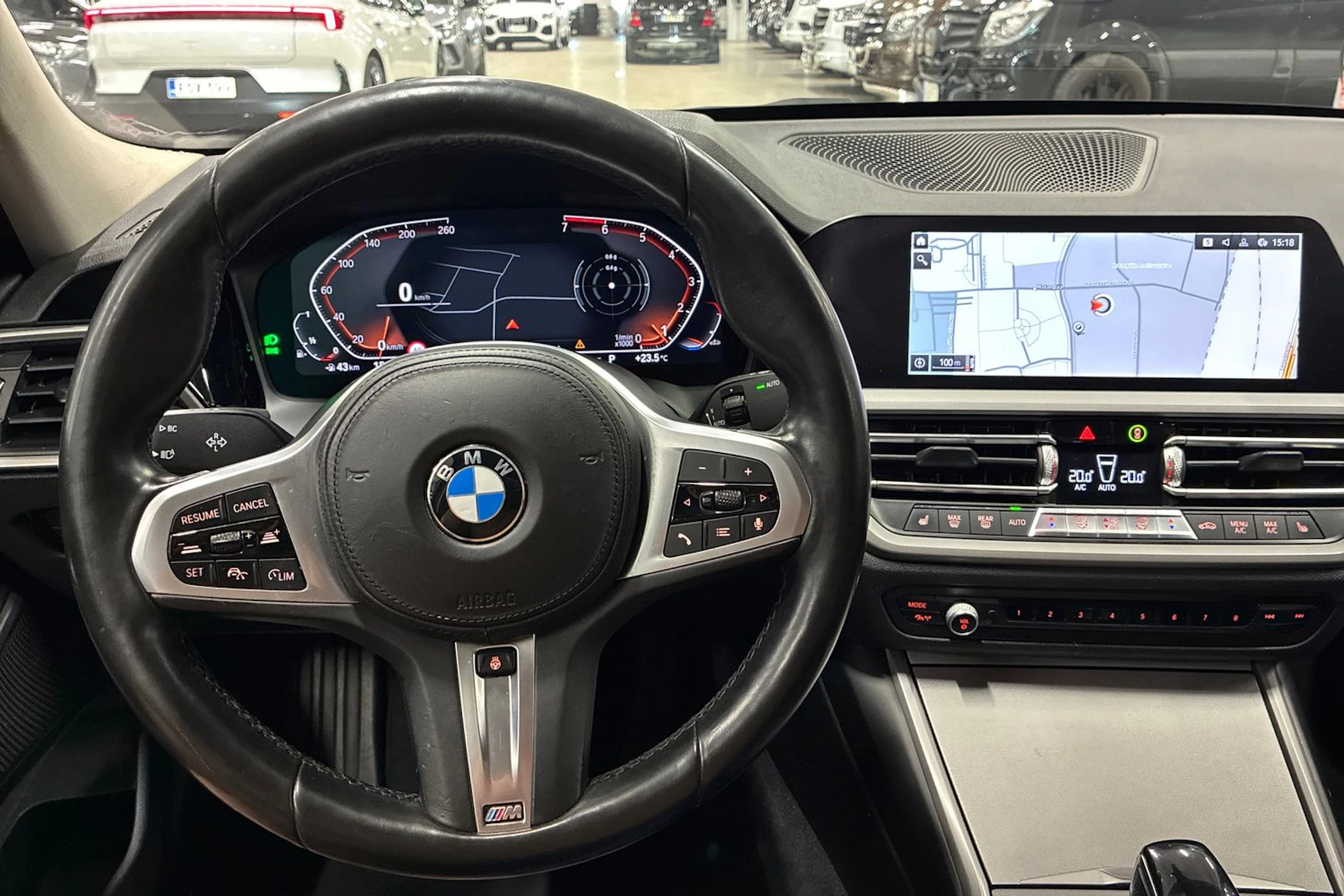 musta BMW 320 2020 kuva 11.