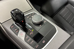 musta BMW 320 2020 kuva 19.