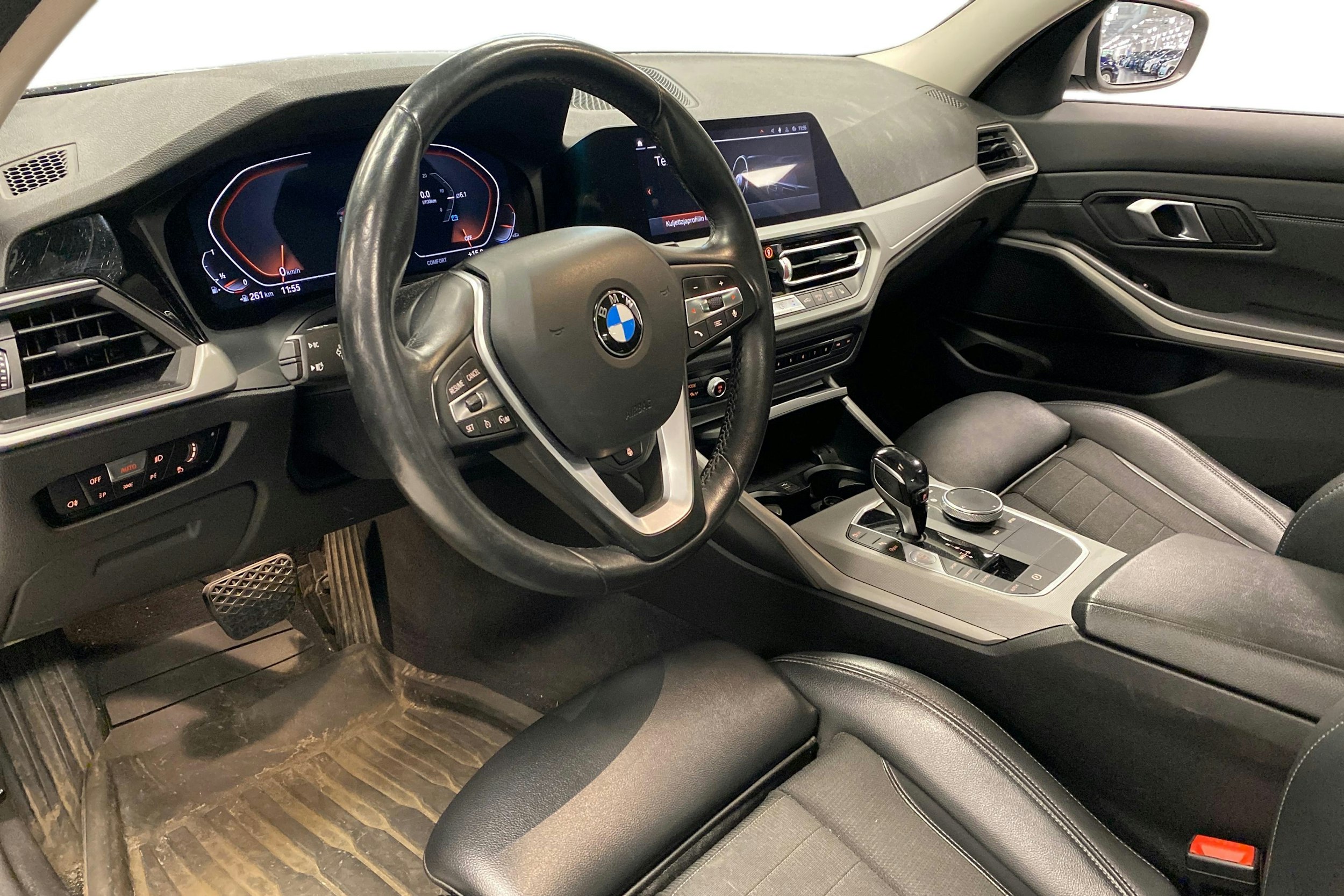 hopea BMW 320 2020 kuva 3.
