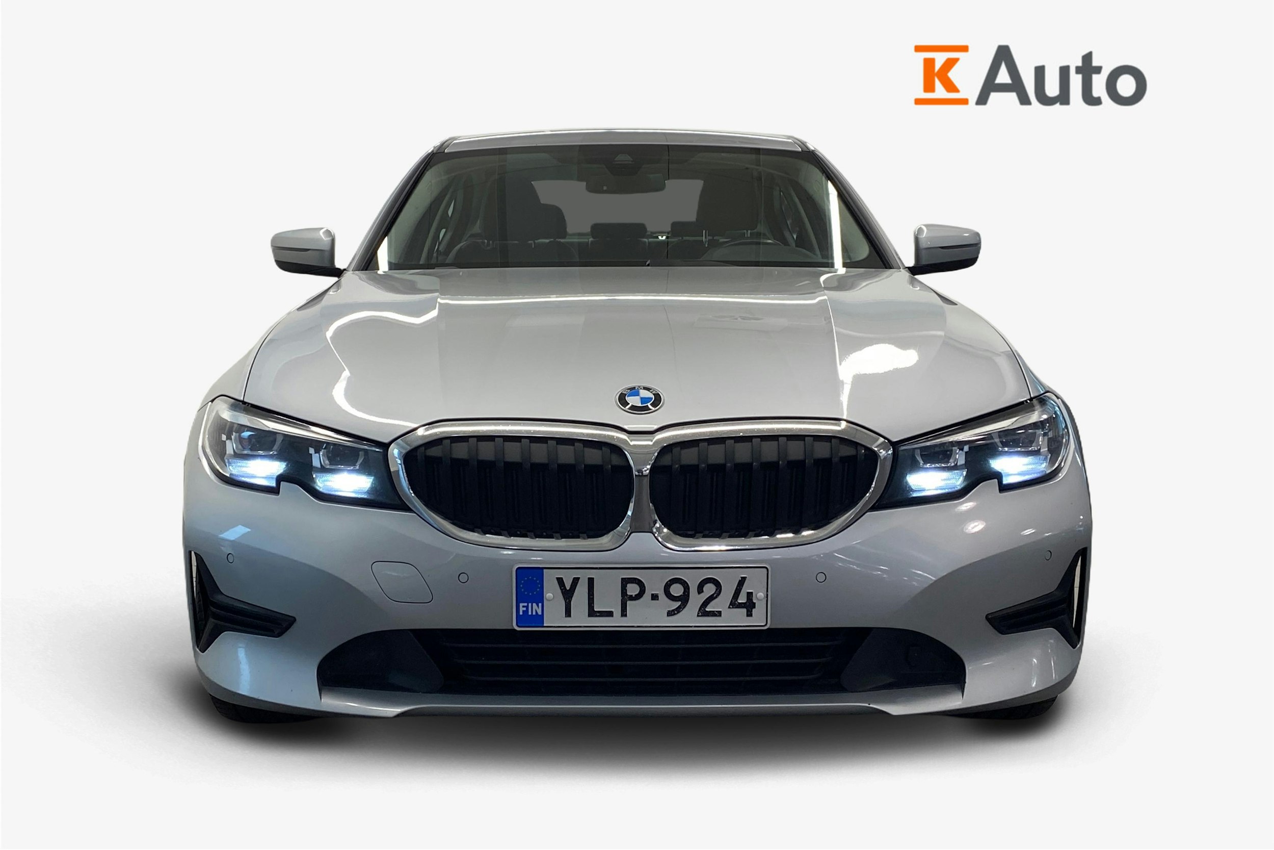 hopea BMW 320 2020 kuva 5.