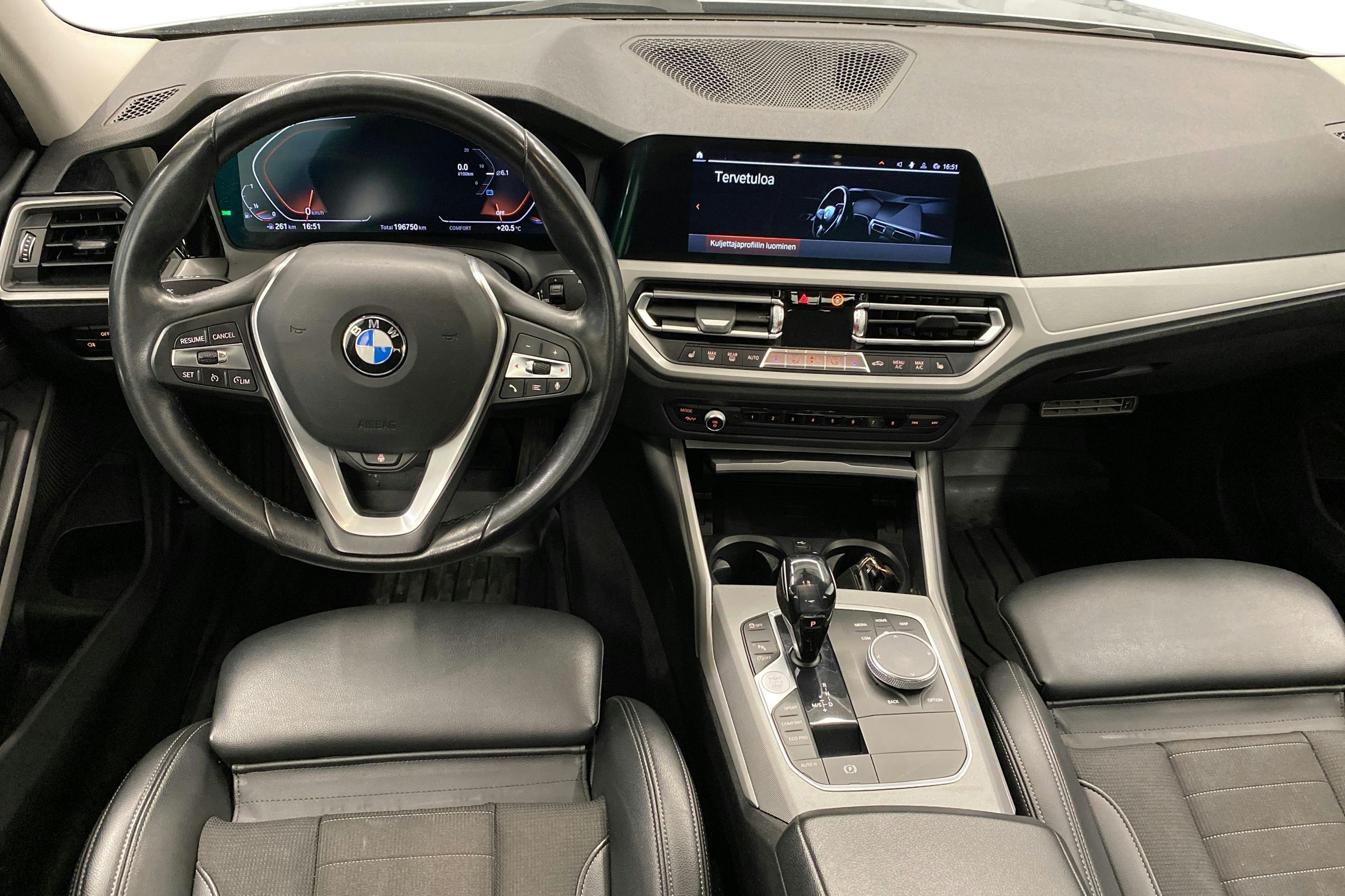 hopea BMW 320 2020 kuva 9.