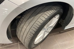 hopea BMW 320 2020 kuva 13.