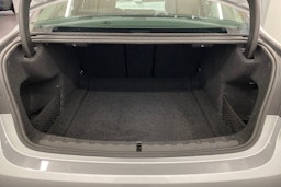hopea BMW 320 2020 kuva 34.
