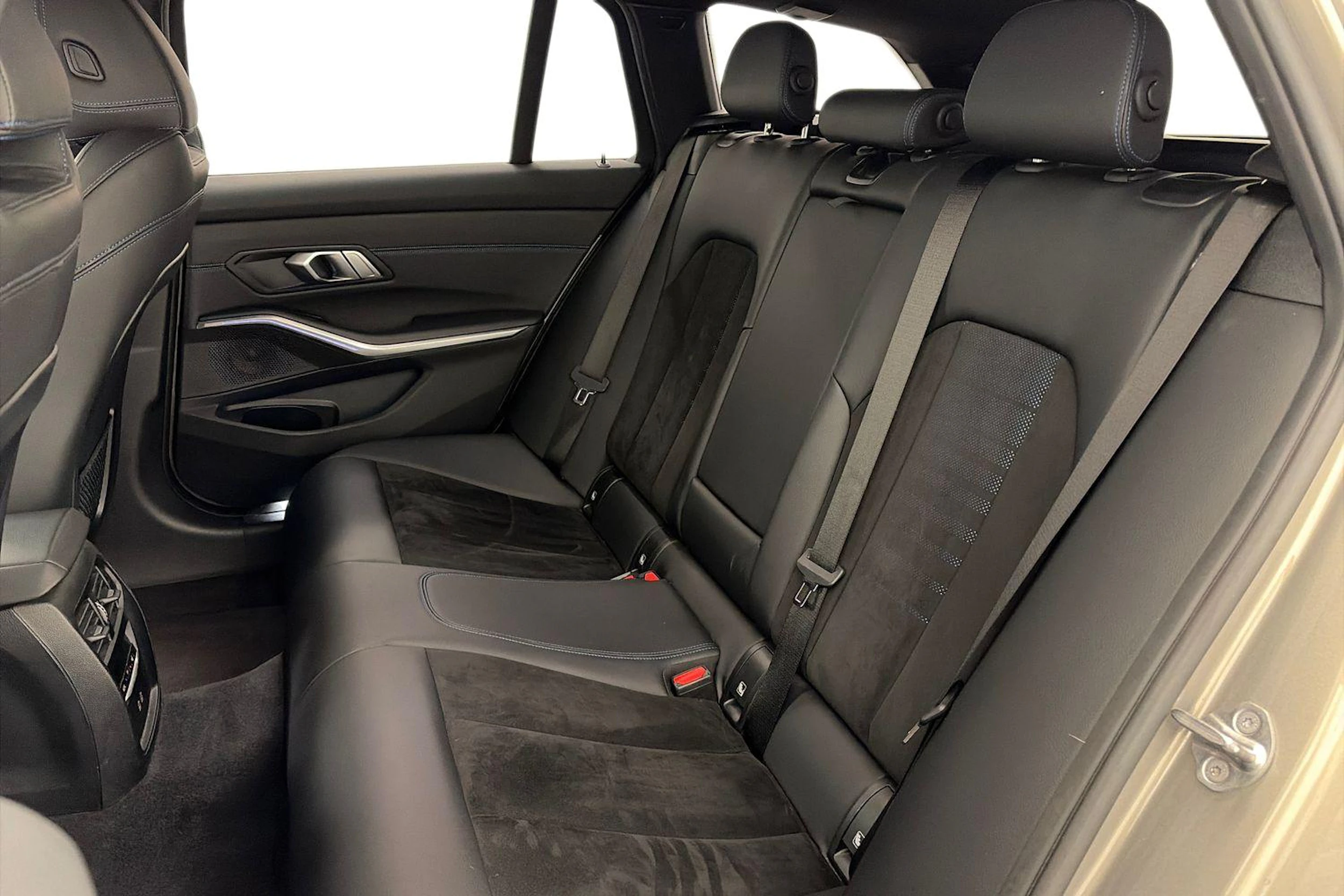harmaa BMW 320 2021 kuva 8.