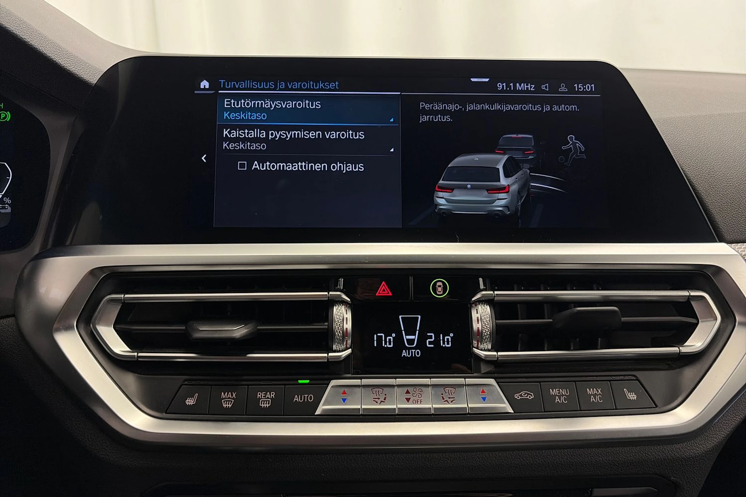 harmaa BMW 320 2021 kuva 22.