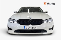 Valkoinen BMW 320 2021 kuva 5.