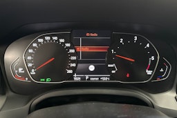 Valkoinen BMW 320 2021 kuva 18.