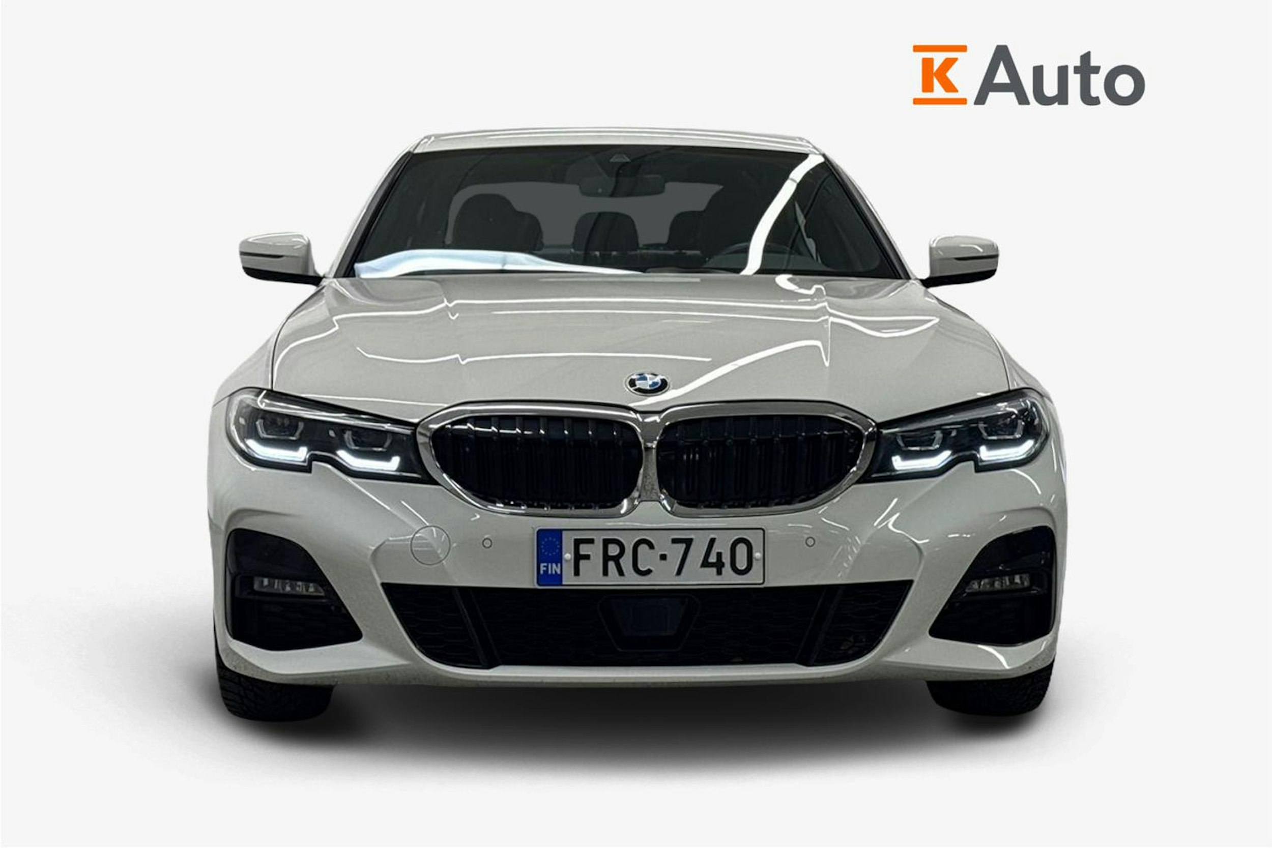 valkoinen BMW 320 2021 kuva 5.