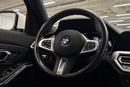 valkoinen BMW 320 2021 kuva 15.