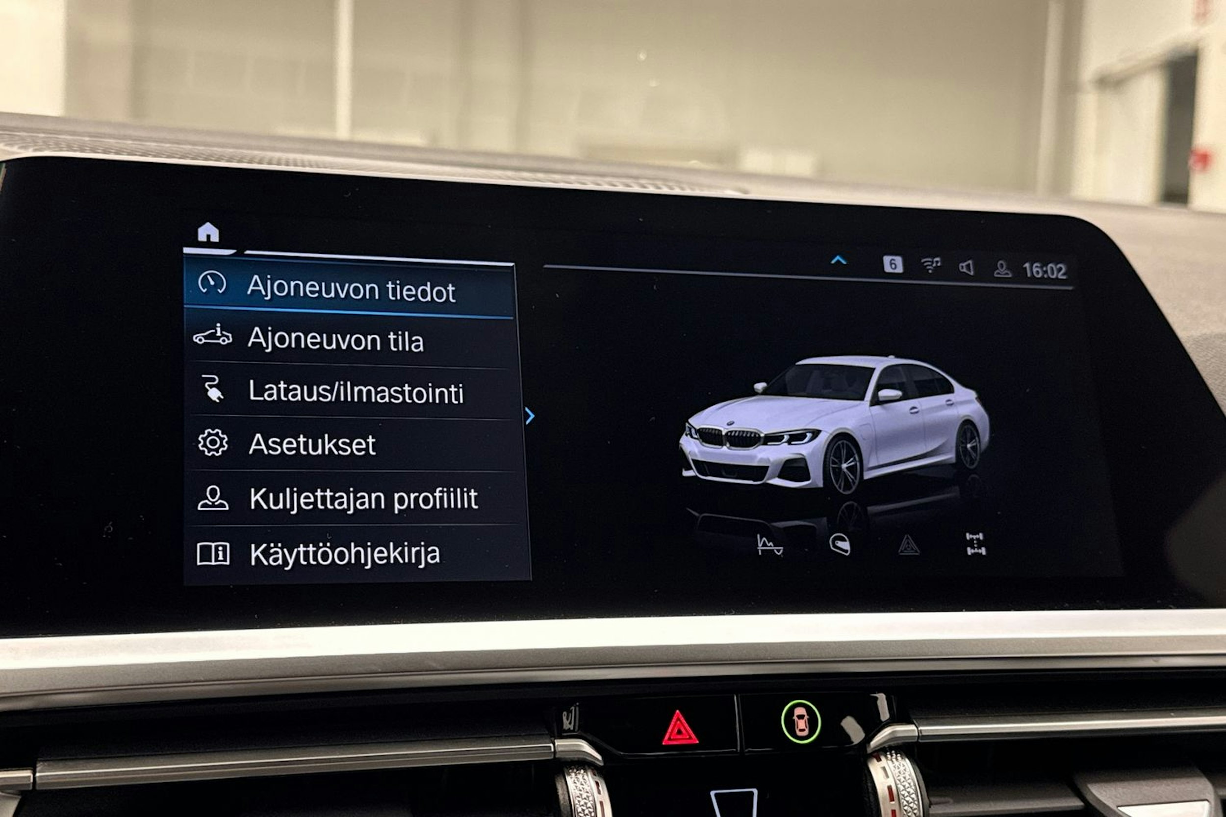 valkoinen BMW 320 2021 kuva 33.